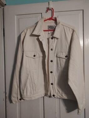 Jordache women's  Jean Jacket L Button Front Point Collar Pockets vintage